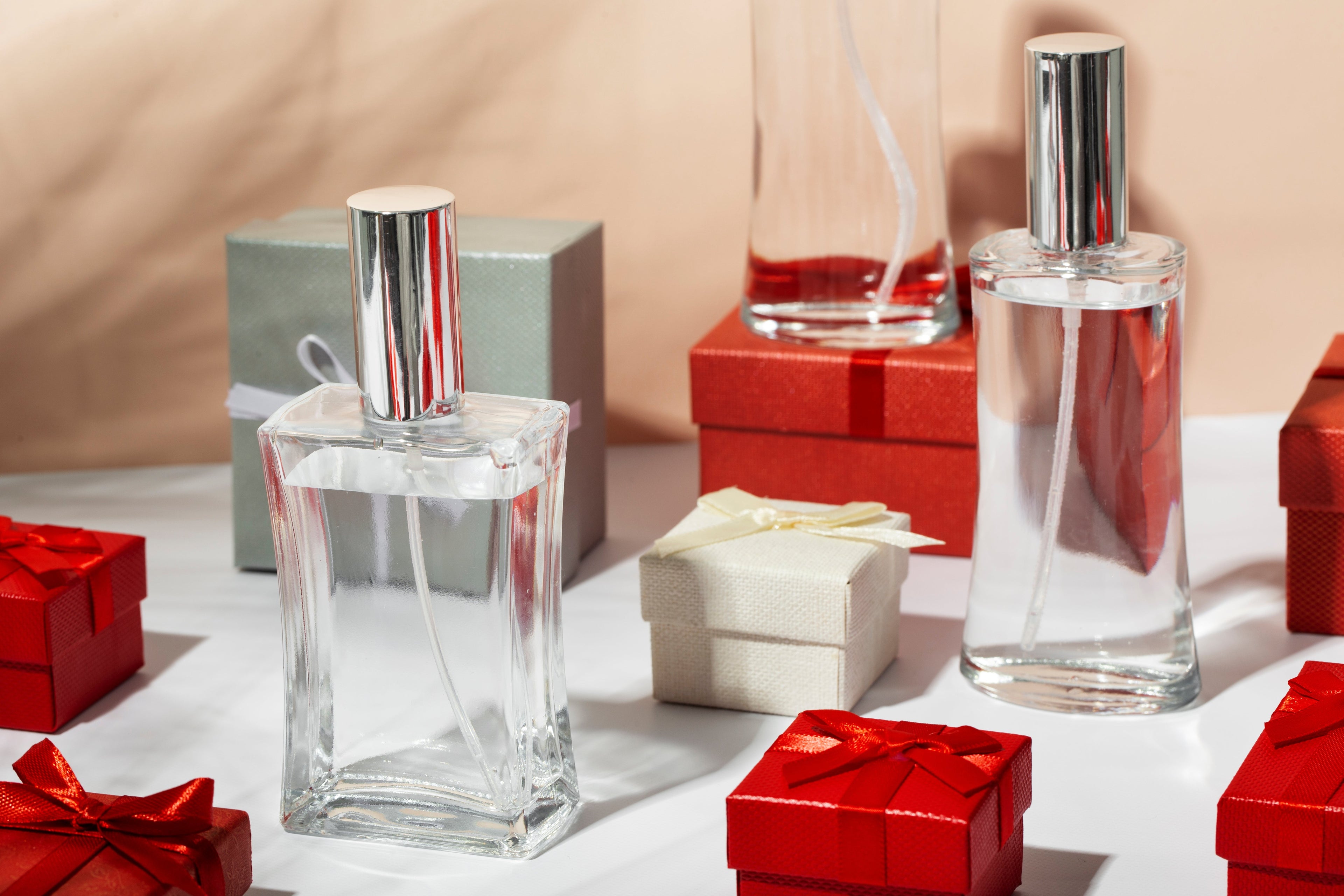 Natural Attars vs Traditional Perfumes: Understanding the Difference